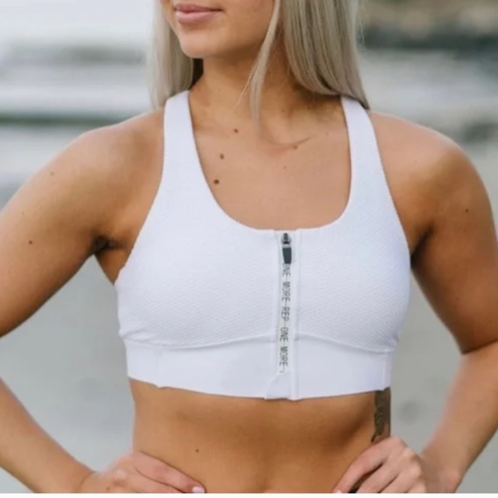Zyia Active All Star Padded Sports Bra Front Zip White Dot Perforated Design XLL